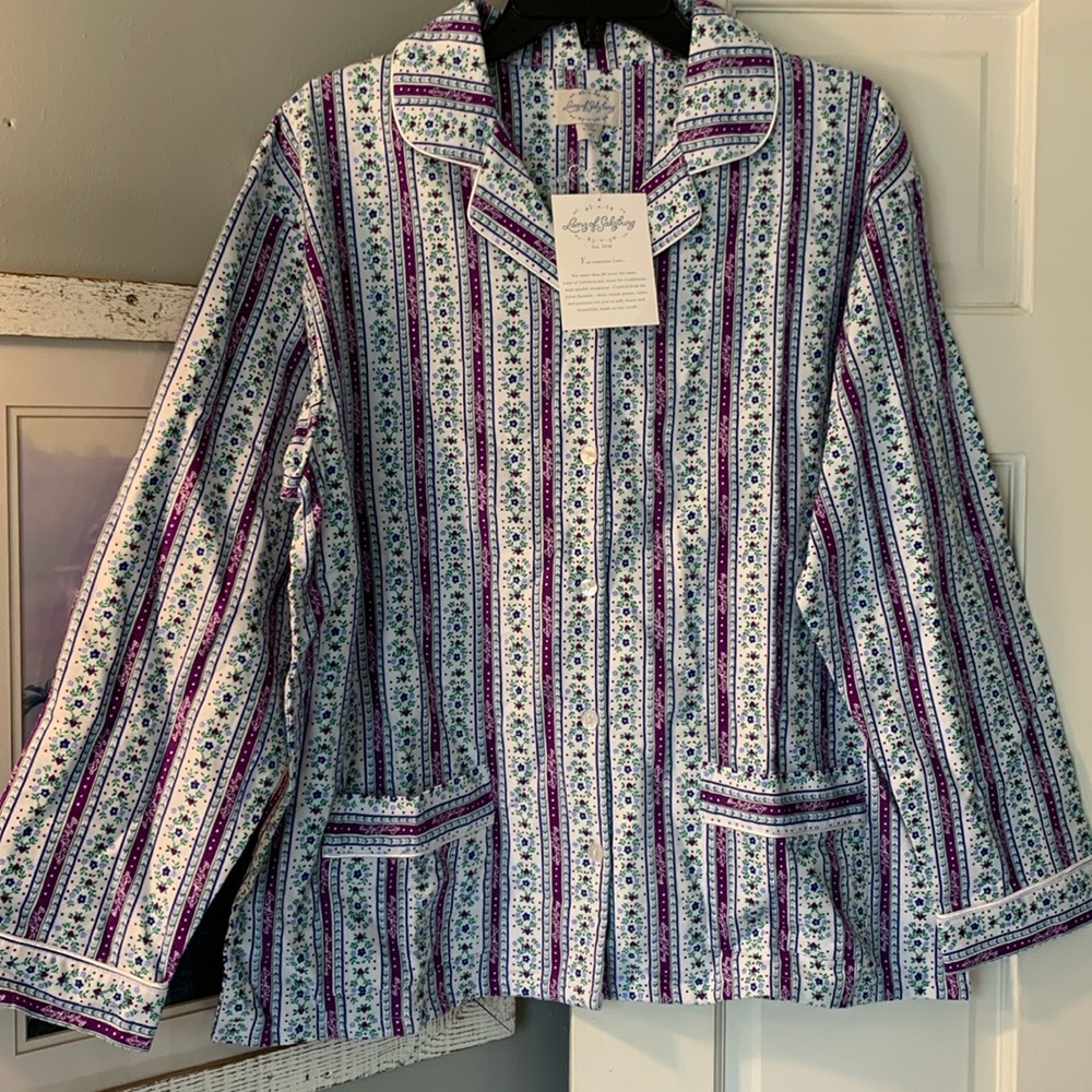 Lanz of Salzburg medium cotton pajama top. NWT!